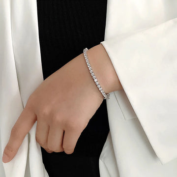 Sparkling moissanite bracelet for women featuring sparkling stones and elegant design by Craft Plus.